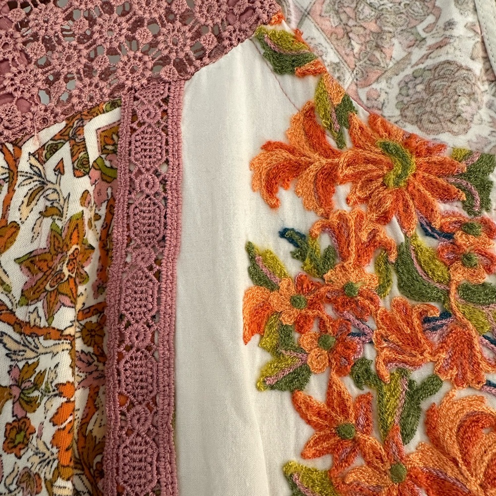 Floral Embroidered Women's Top by Tiny, bought at Anthropologie, Size XL - Picture 3 of 7